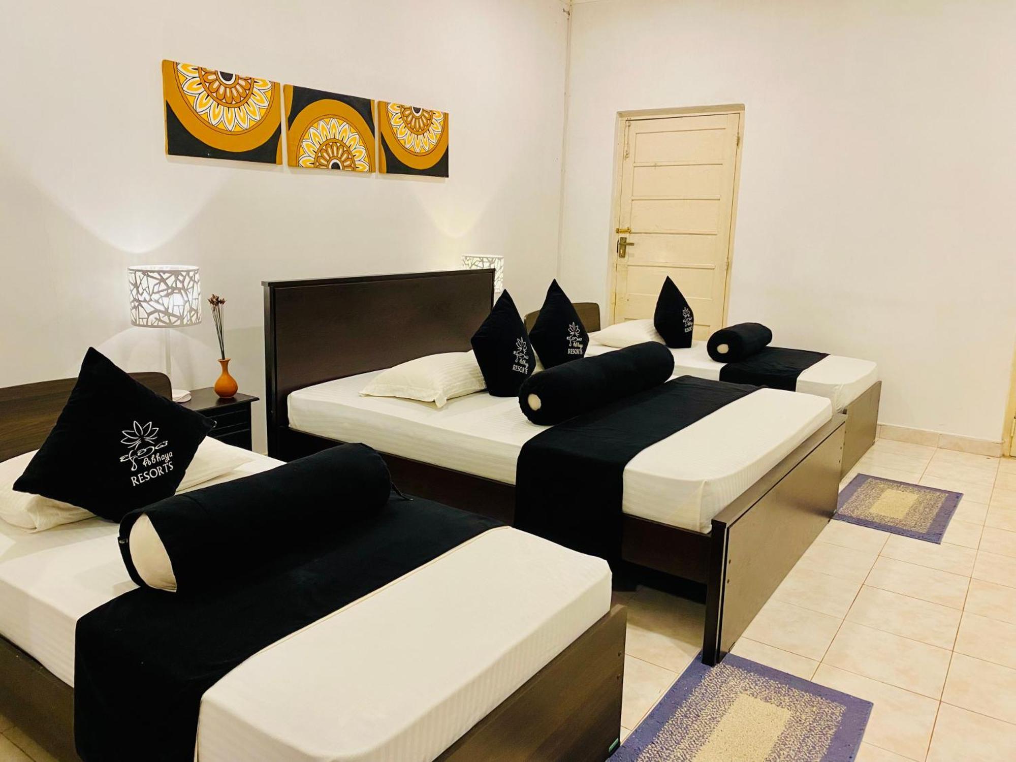 Abhaya Resorts Anuradhapura Luaran gambar